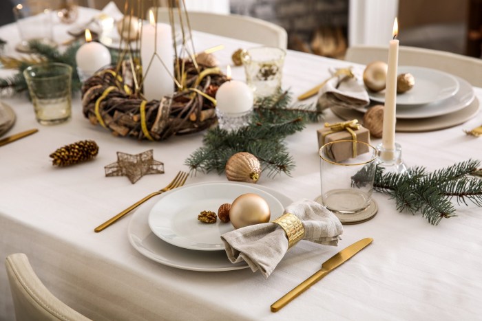 Christmas dinner table decoration ideas